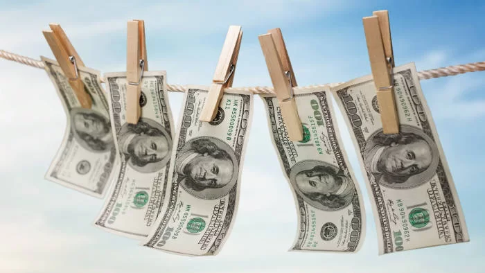 On Money Laundering: A route for Smurfs in Banking